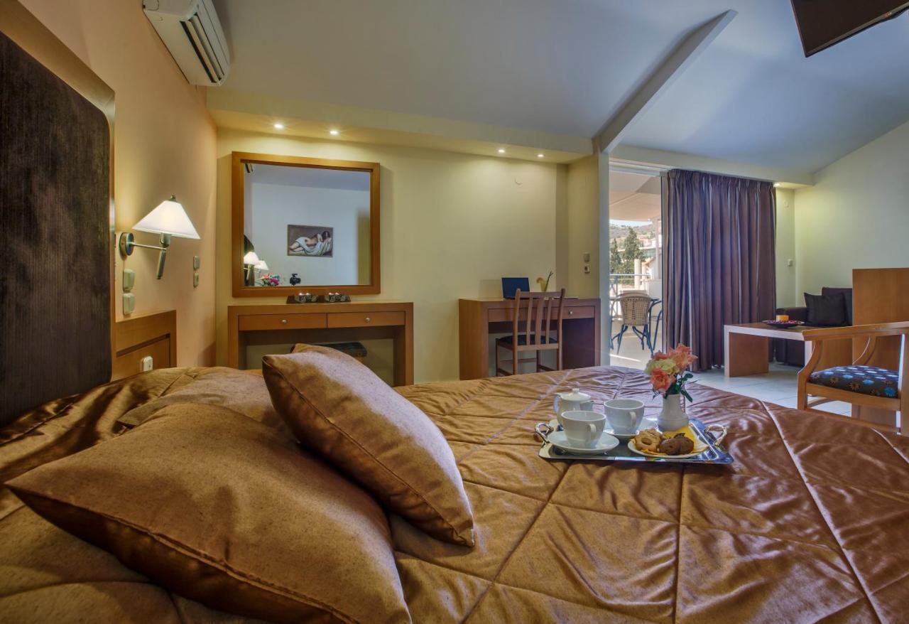 Hotel Serenity Толон Экстерьер фото
