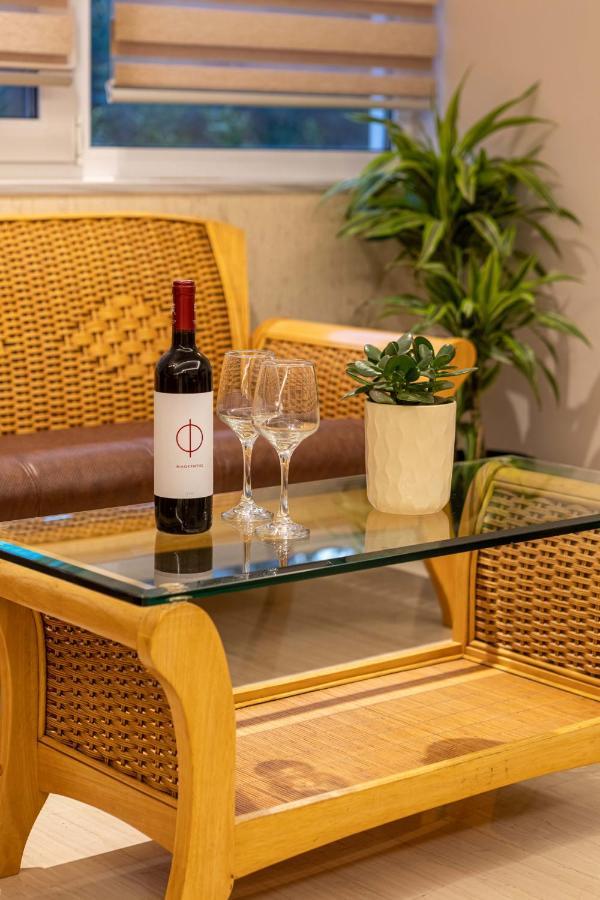 Hotel Serenity Толон Экстерьер фото