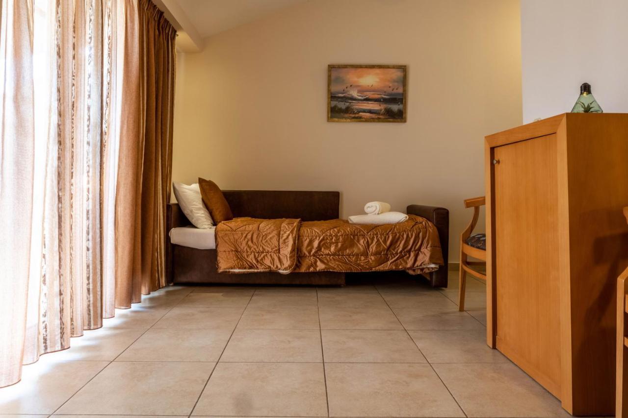 Hotel Serenity Толон Экстерьер фото