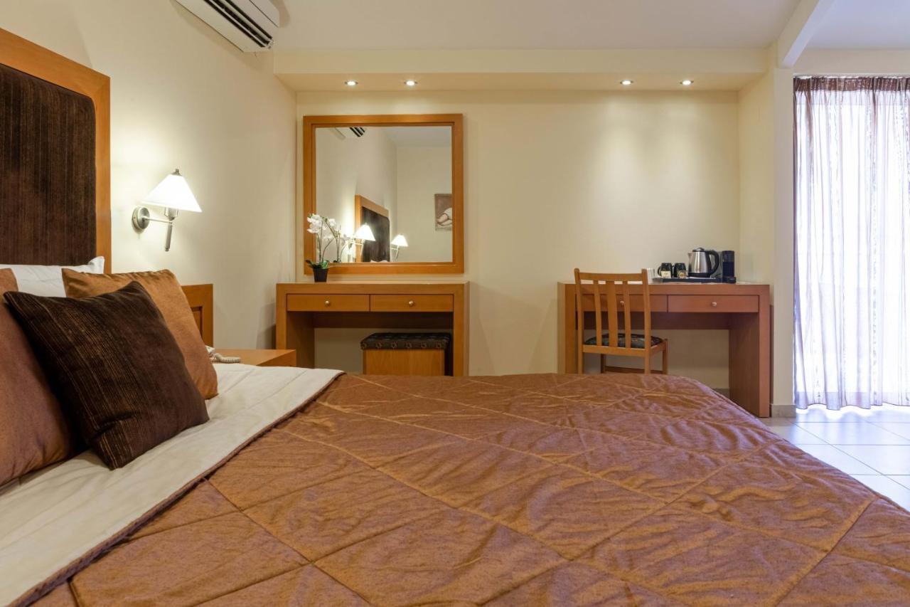 Hotel Serenity Толон Экстерьер фото