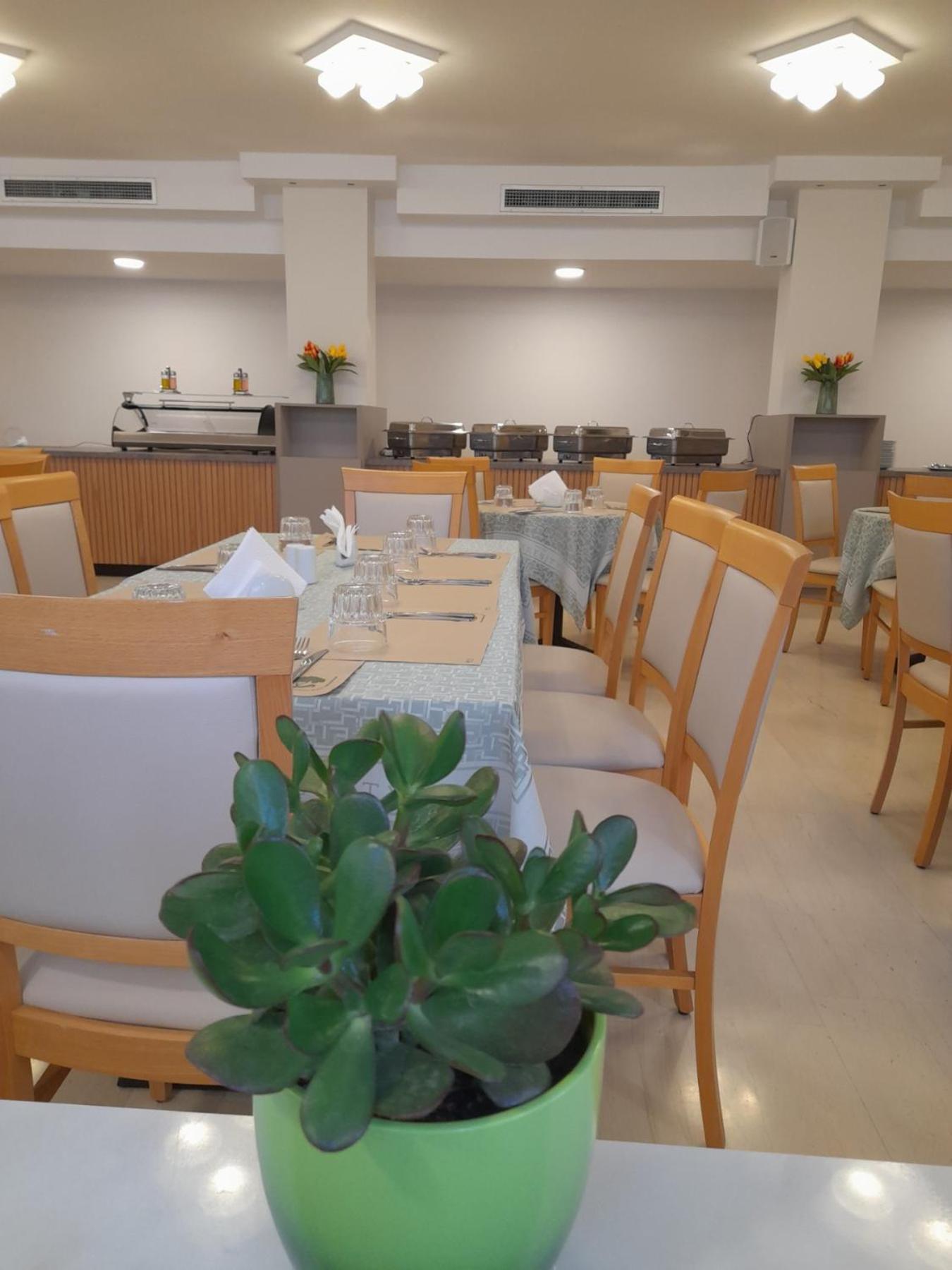 Hotel Serenity Толон Экстерьер фото